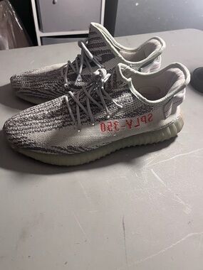 Yeezy Boost 350 V2 Men’s Sneakers in Light Gray with Red Accent